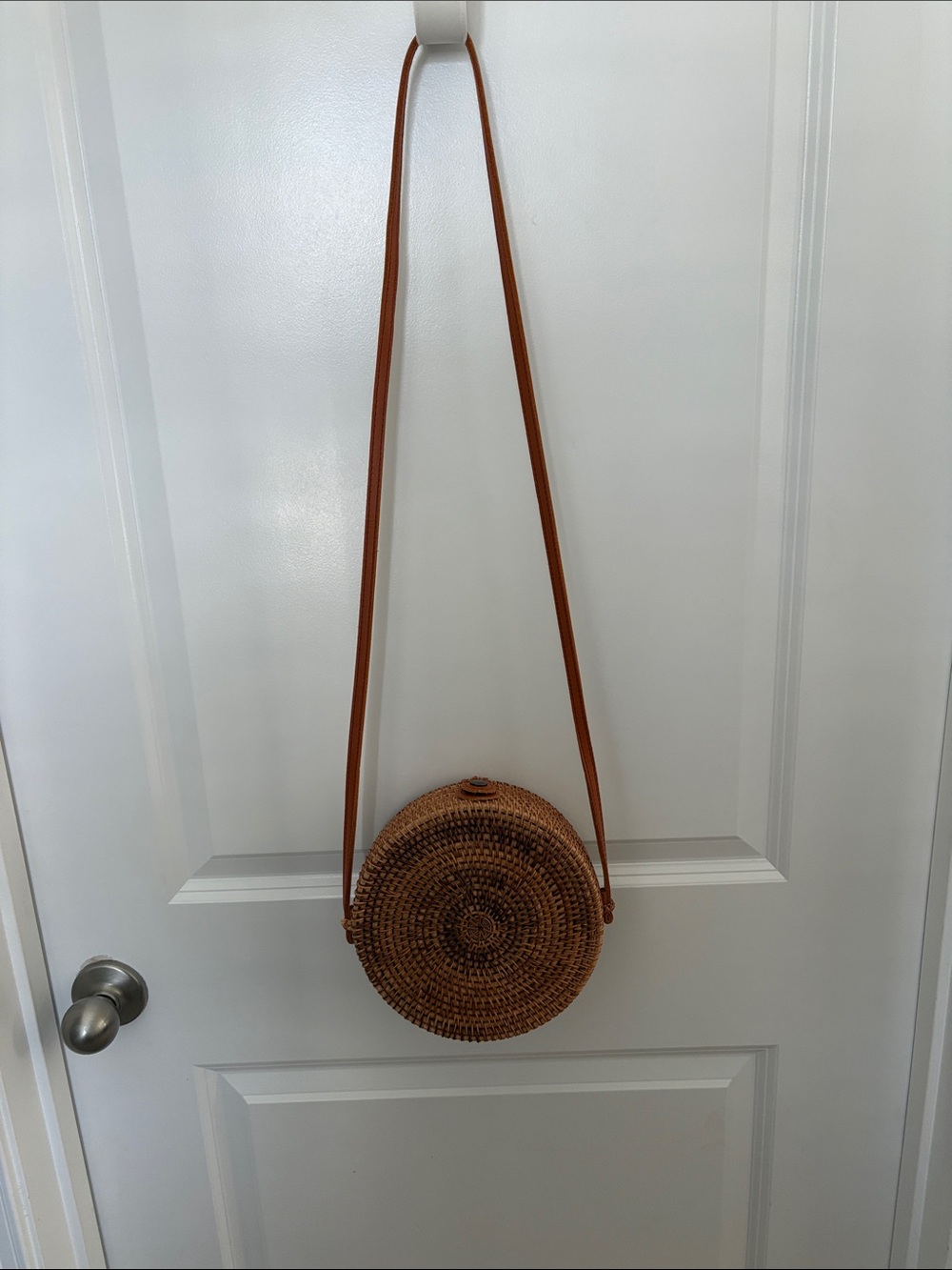 Round Woven Crossbody Bag in Brown